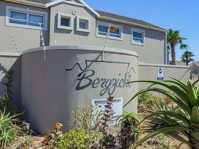 Join the Bergzicht family - great investment! 1 Bedroom apartment on 1st floor! - Photo 1
