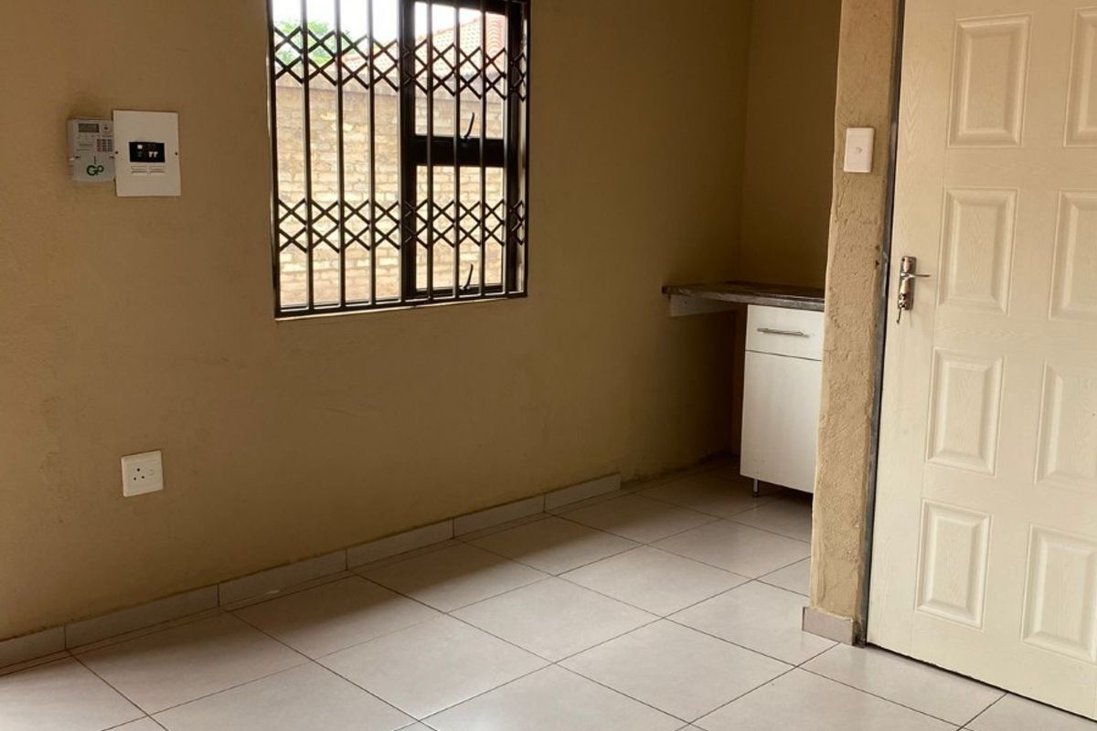 BACHELOR To Rent in Mahube Valley, Gemvalley Pretoria - Photo 2