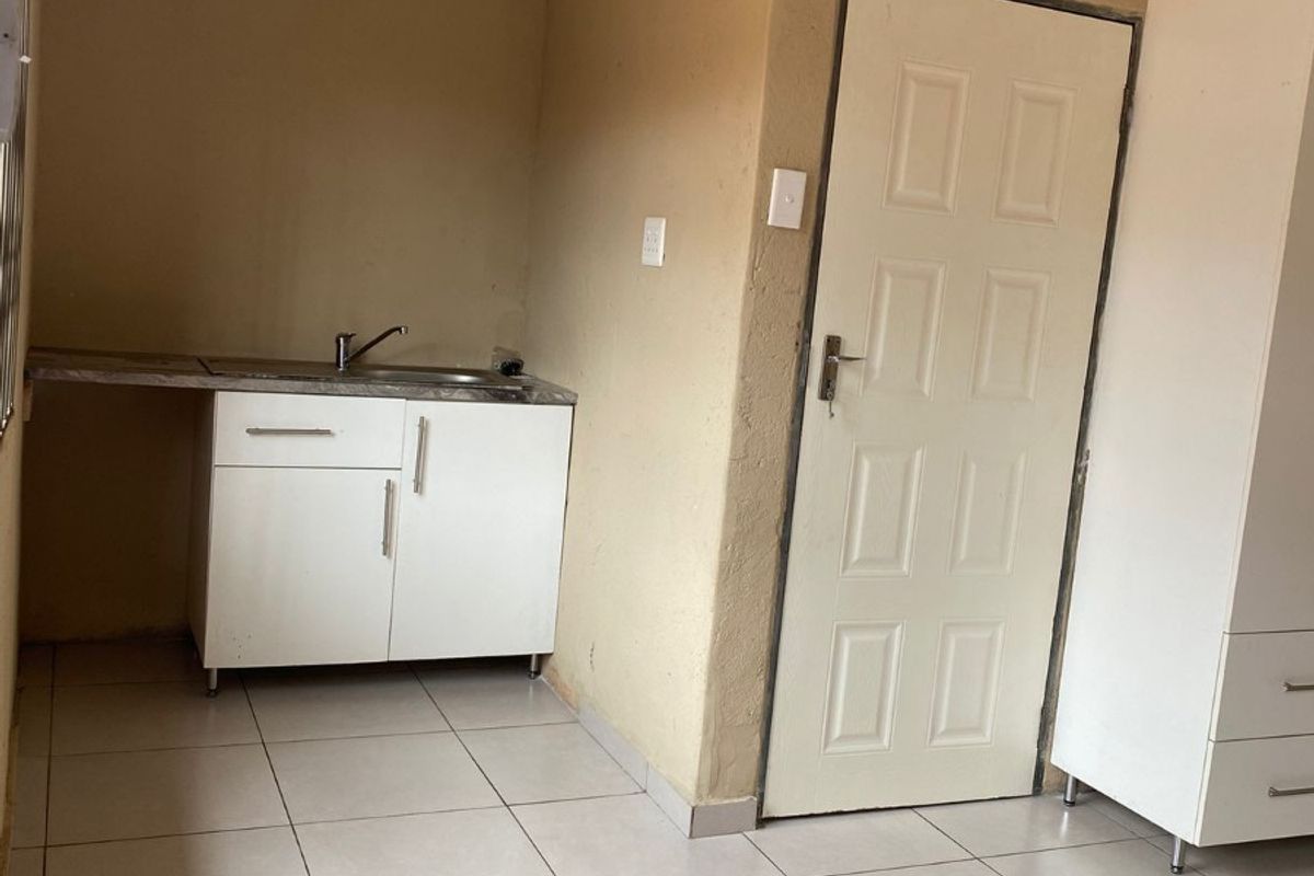 BACHELOR To Rent in Mahube Valley, Gemvalley Pretoria - Photo 3