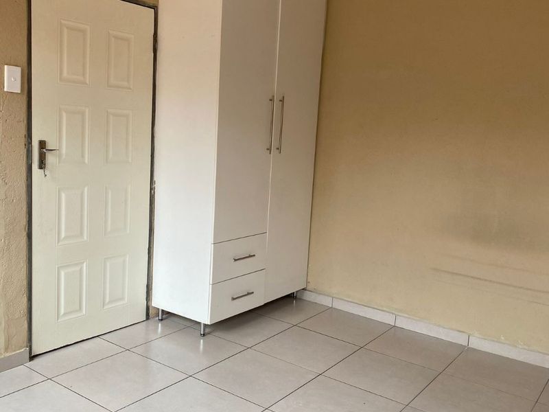 BACHELOR To Rent in Mahube Valley, Gemvalley Pretoria - Photo 5