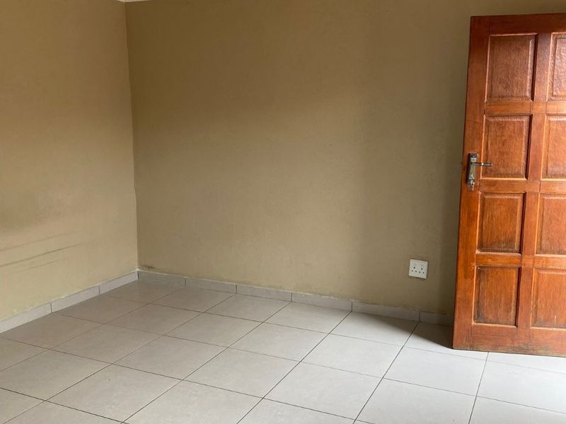 BACHELOR To Rent in Mahube Valley, Gemvalley Pretoria - Photo 4
