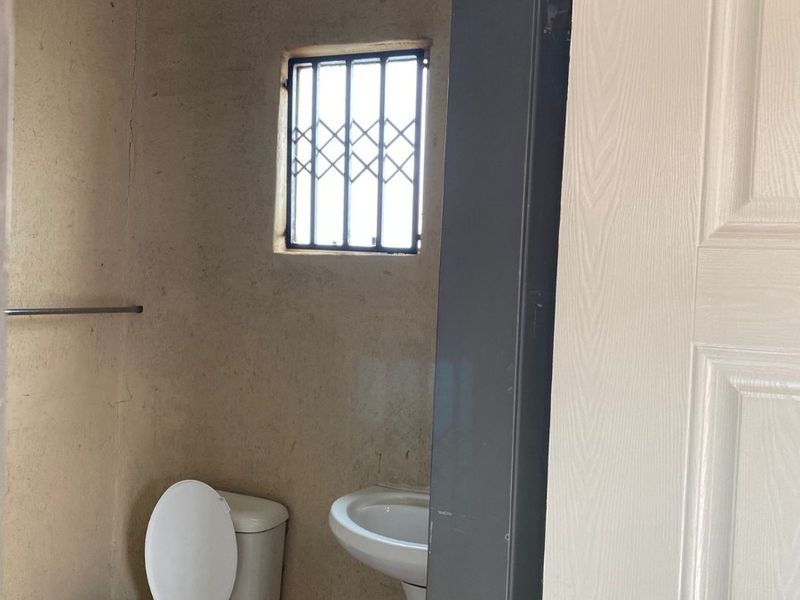 BACHELOR To Rent in Mahube Valley, Gemvalley Pretoria - Photo 9