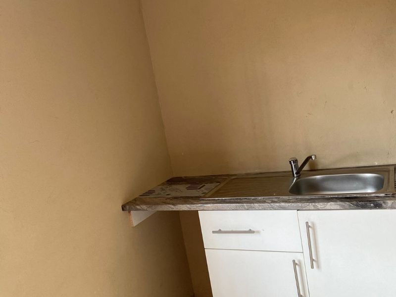 BACHELOR To Rent in Mahube Valley, Gemvalley Pretoria - Photo 6