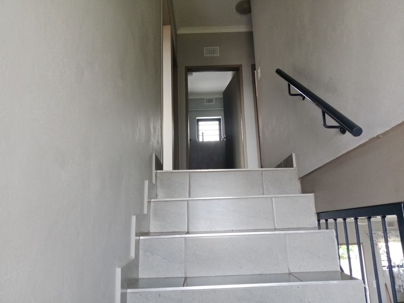 DOUBLE STOREY HOUSE TO RENT IN WESTVIEW SECURITY ESTATE, ANDEON, PRETORIA WEST - Photo 2