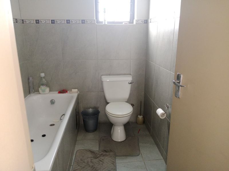 DOUBLE STOREY HOUSE TO RENT IN WESTVIEW SECURITY ESTATE, ANDEON, PRETORIA WEST - Photo 8