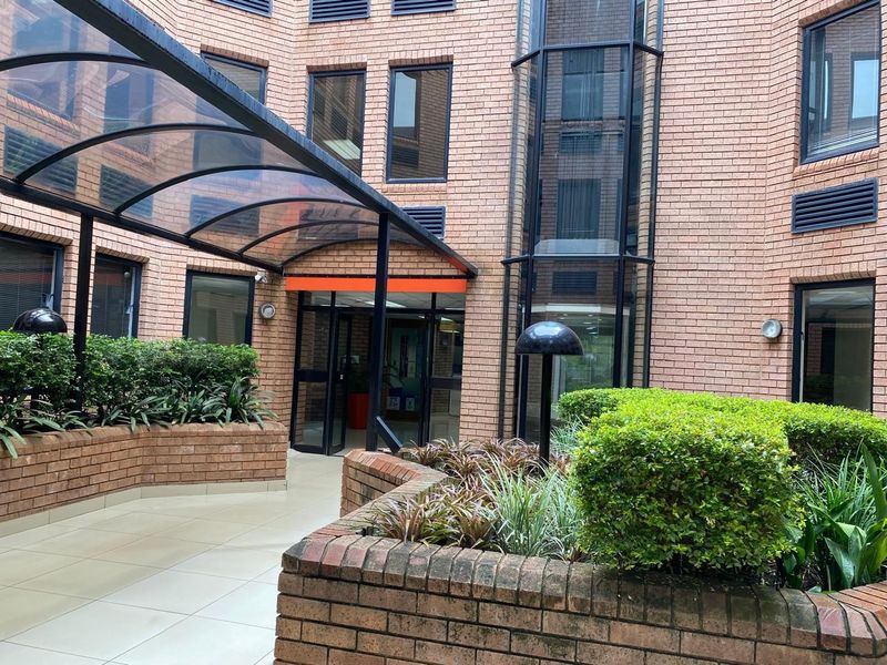 Prime commercial investment opportunity - office block for sale in hatfield - Photo 3