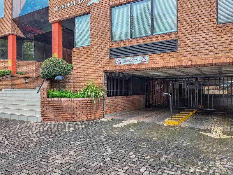 Prime commercial investment opportunity - office block for sale in hatfield - Photo 9