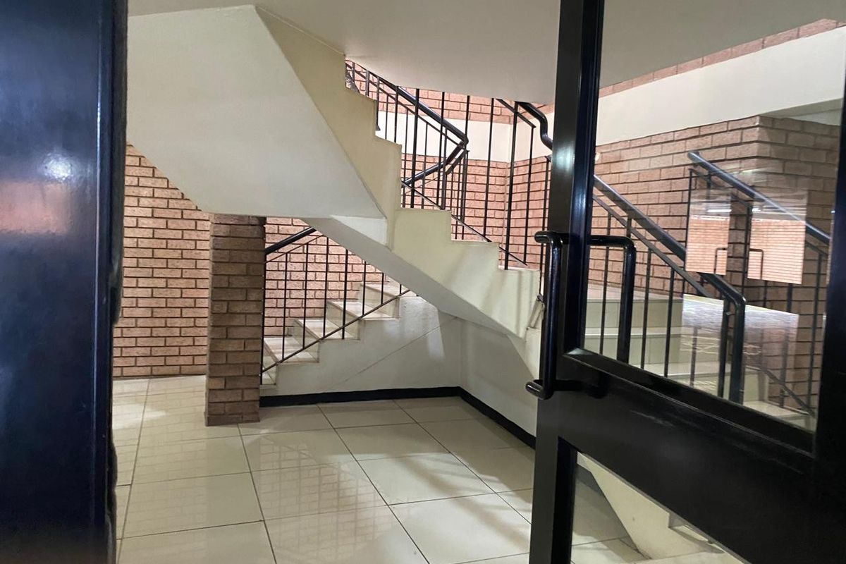 Prime commercial investment opportunity - office block for sale in hatfield - Photo 5