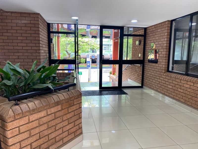 Prime commercial investment opportunity - office block for sale in hatfield - Photo 4
