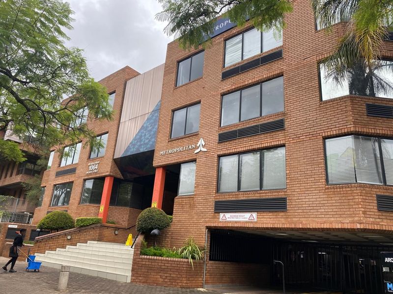 Prime commercial investment opportunity - office block for sale in hatfield - Photo 2