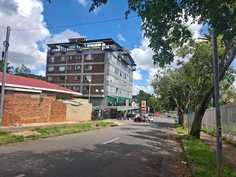 Prime commercial investment opportunity with multiple high-yield income streams in muclkeneuk - Photo 8