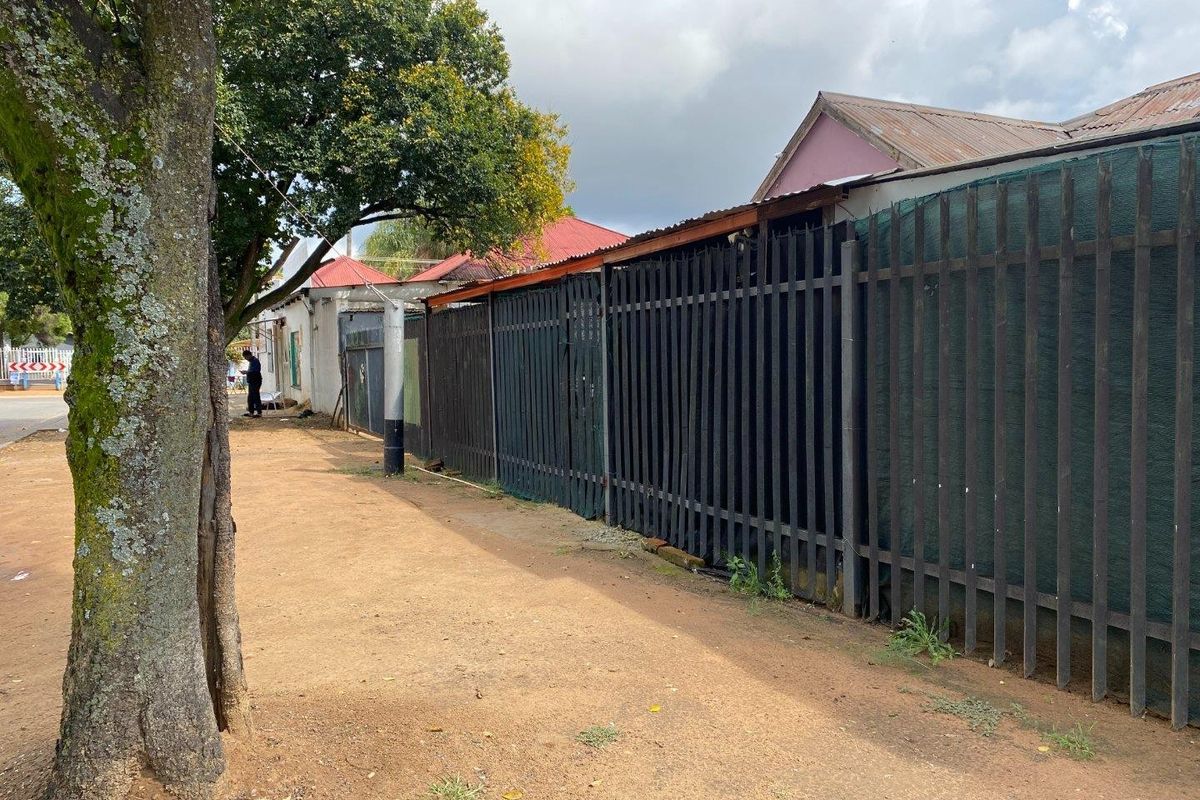 Perfectly situated income generating investment opportunity in silverton - Photo 2