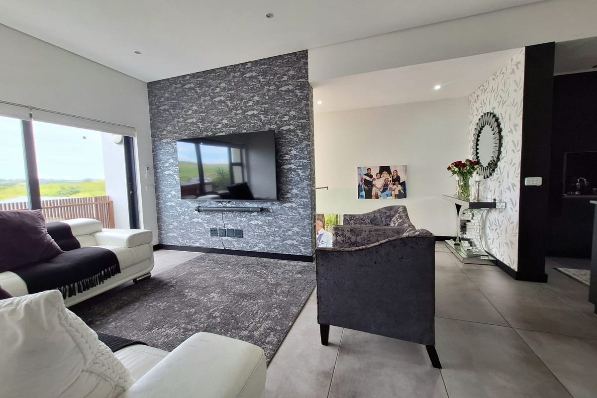 2 Bed 2 Bath Modern Corner Townhouse in Palm Lakes Estate - Photo 3