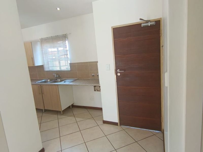 Apartment To Rent in Monavoni, Centurion - Photo 7