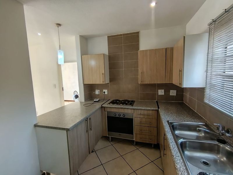 Apartment To Rent in Monavoni, Centurion - Photo 4