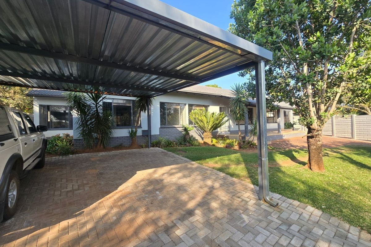 Beautiful 3-Bedroom Home to Rent in Magalieskruin - Photo 3
