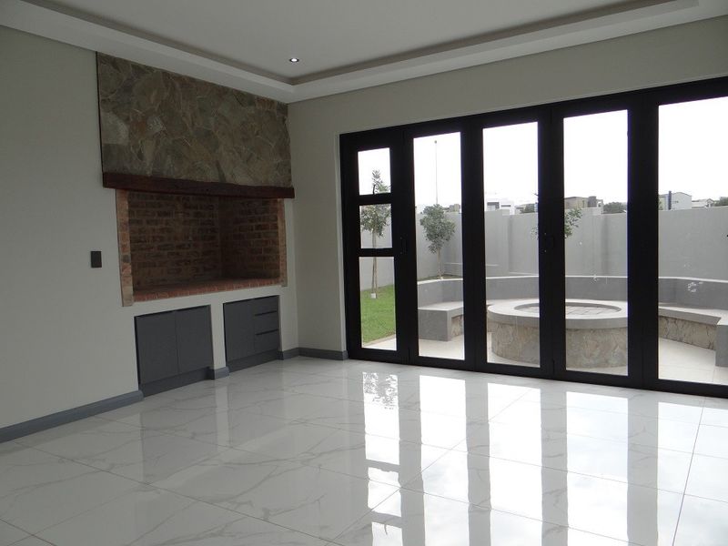 4 Bedroom + Study House For Sale in Fountainbrook Estate, Midstream Estate, Centurion - Photo 6