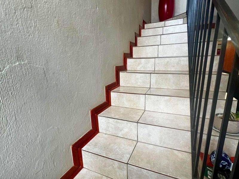 3 Bedroom Townhouse for Sale in Heuwelsig Estate, Centurion - Photo 4