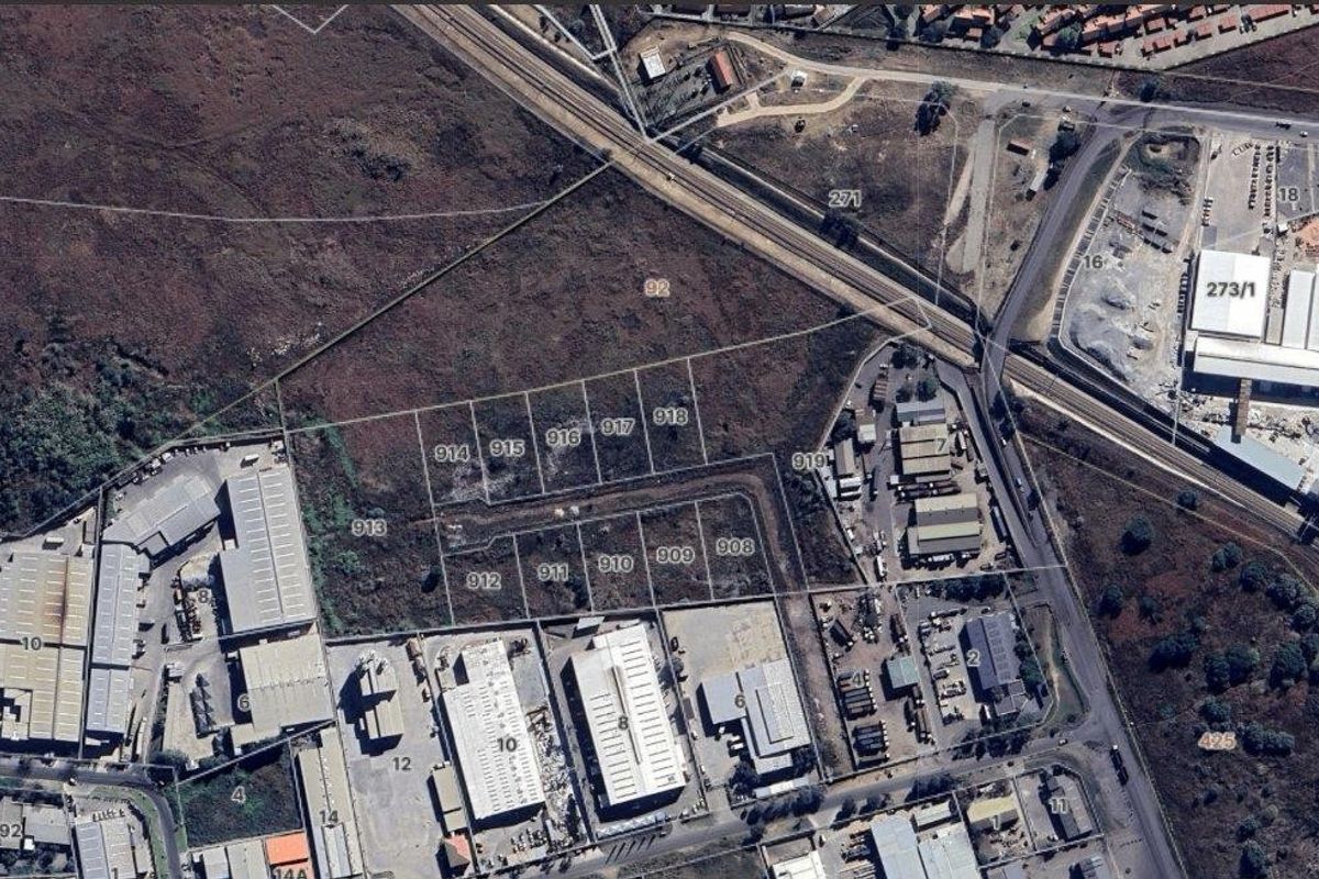 Vacant land for sale - spartan (adjacent to prime industrial site) - Photo 2