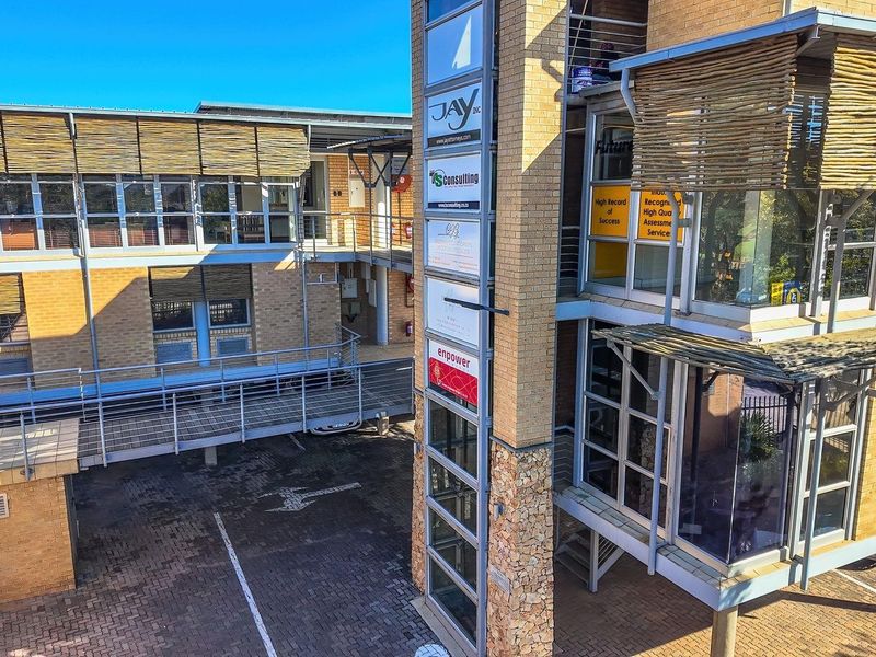 Prime location, tenanted commercial office block in lynnwood glen / menlyn... - Photo 3