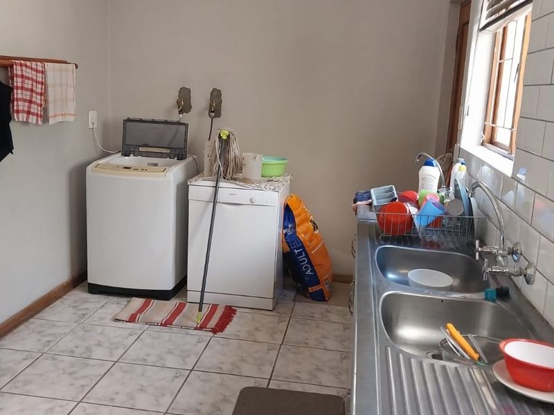 4 bedroom with huge erf in Porterville For Sale in Porterville - Photo 7