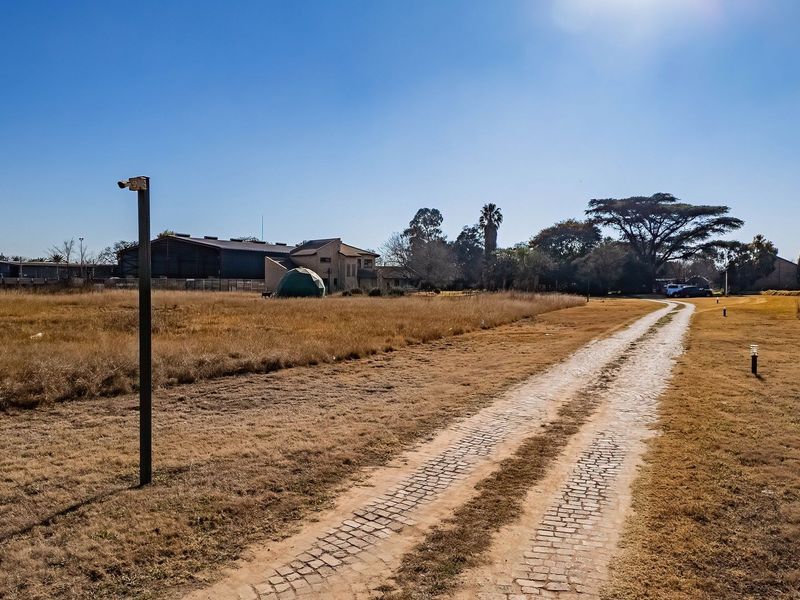 Prime 15 873 sqm development opportunity - great north road frontage, brentwood - Photo 1