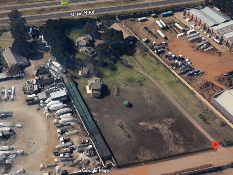 Prime 15 873 sqm development opportunity - great north road frontage, brentwood - Photo 1