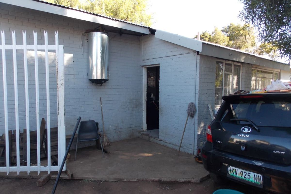 House For Sale in Roosheuwel, Klerksdorp, North West - Photo 5