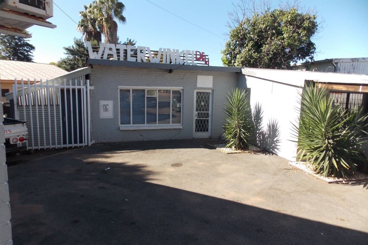 House For Sale in Roosheuwel, Klerksdorp, North West - Photo 2