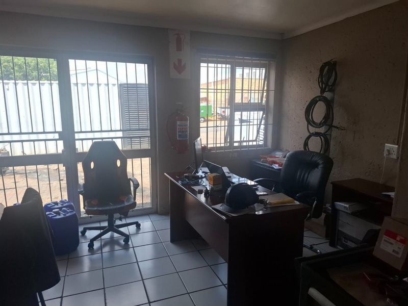 Industrial Property For Sale - Chloorkop - Photo 9