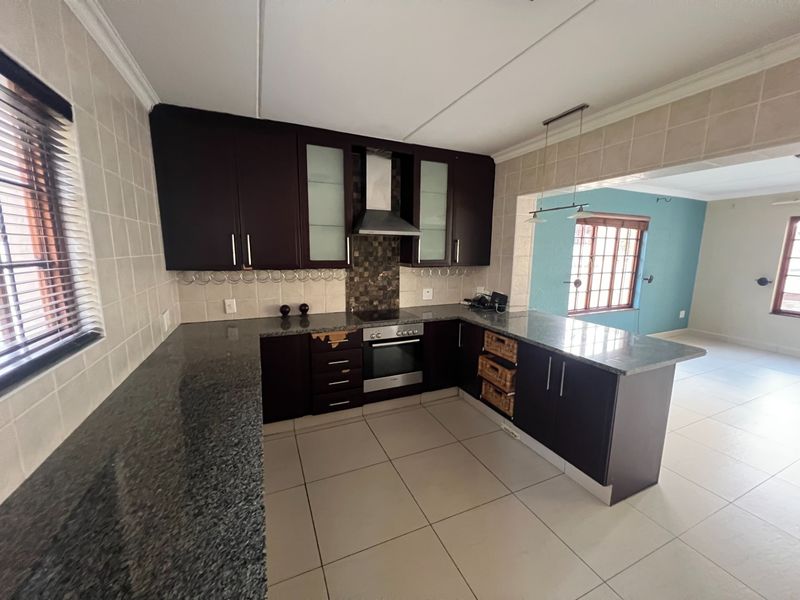 House To Rent in Noordwyk, Midrand - Photo 3