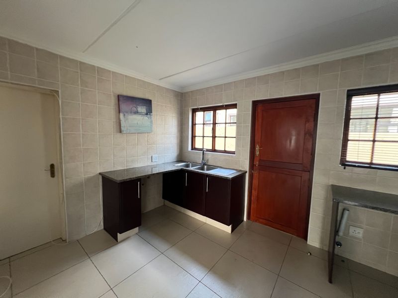 House To Rent in Noordwyk, Midrand - Photo 4