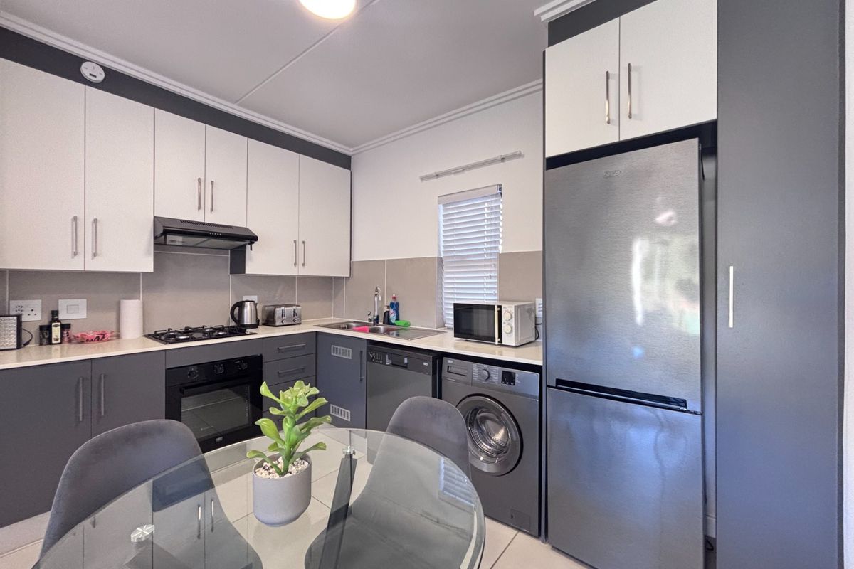 Why Start From Scratch When This Fully Furnished Ballito Village Home Is Already Waiting For You - Photo 4