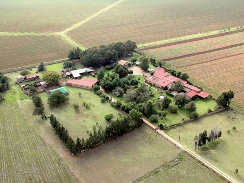 A Rare Country Estate Offering Freedom, Luxury and Limitless Possibility - Photo 1