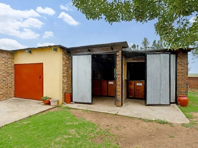 A Rare Country Estate Offering Freedom, Luxury and Limitless Possibility - Photo 8