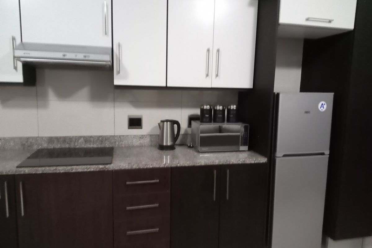 Fully Furnished apartment ready to move in. - Photo 2