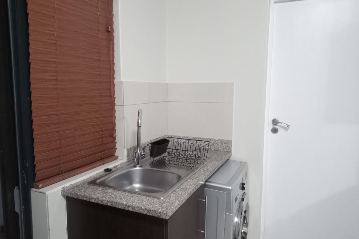 Fully Furnished apartment ready to move in. - Photo 3