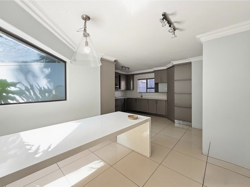 Refined Modern Living with Elegant Entertaining Spaces - Photo 9