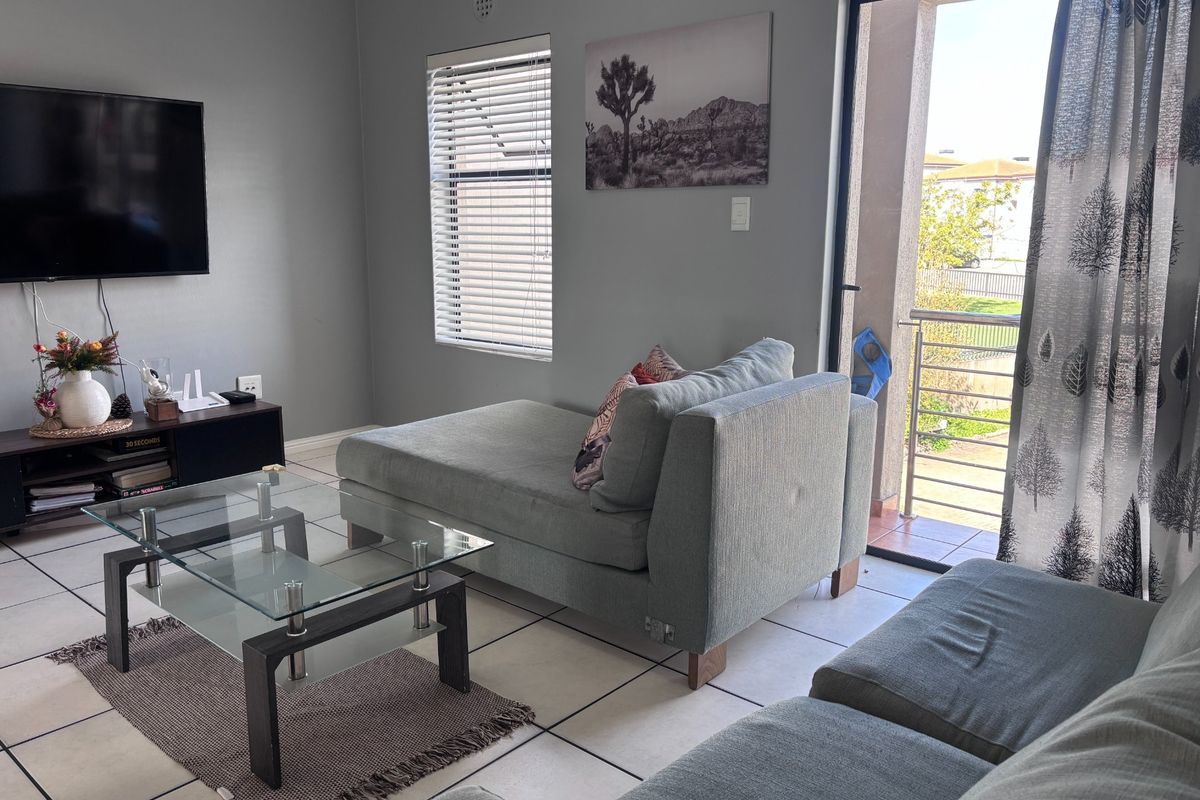 Spacious, Private, Pet Friendly Apartment in Sierra Views - Photo 5