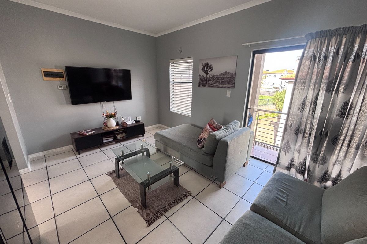 Spacious, Private, Pet Friendly Apartment in Sierra Views - Photo 4
