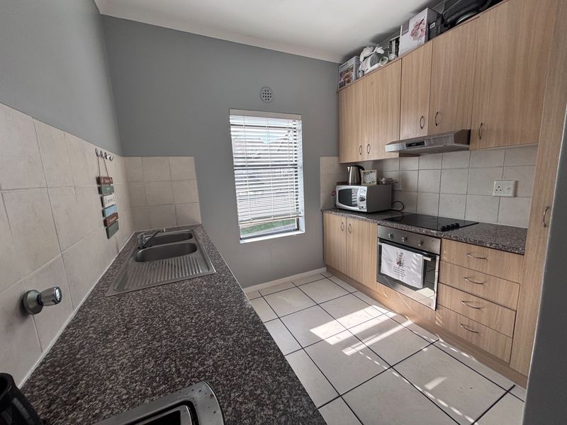 Spacious, Private, Pet Friendly Apartment in Sierra Views - Photo 7