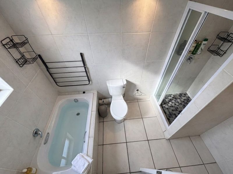 Spacious, Private, Pet Friendly Apartment in Sierra Views - Photo 9