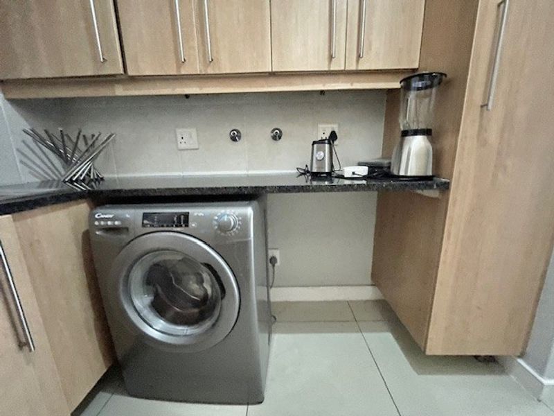2 bed 1 bath in well established complex - Photo 8