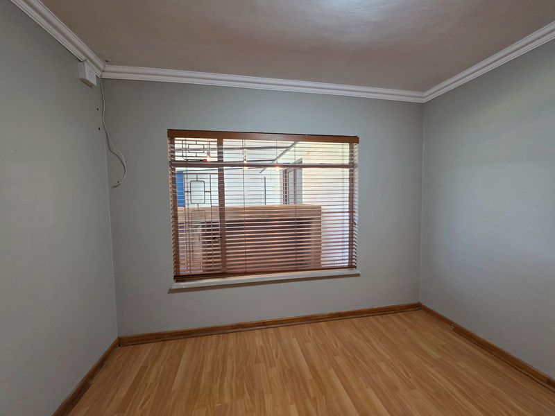 Modern 5-Bedroom Lifestyle Home for sale in Bayswater, Bloemfontein - Photo 10