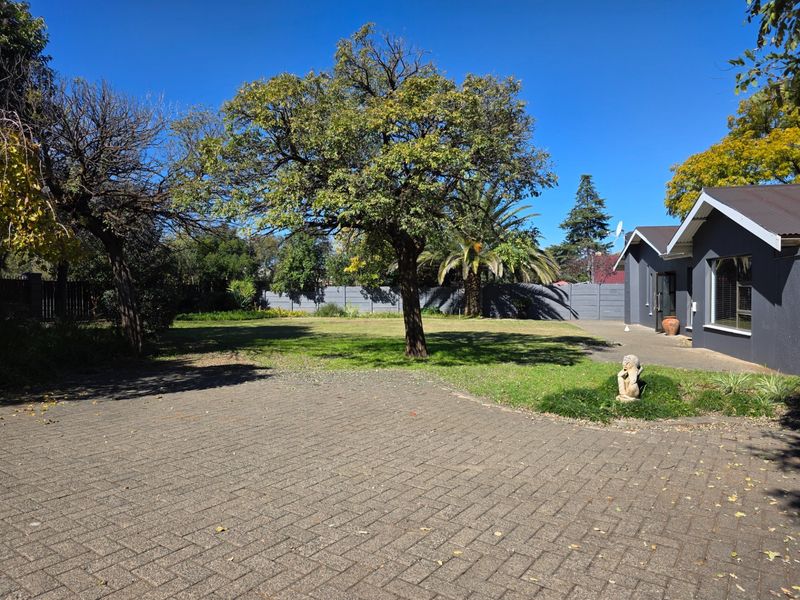 Modern 5-Bedroom Lifestyle Home for sale in Bayswater, Bloemfontein - Photo 3