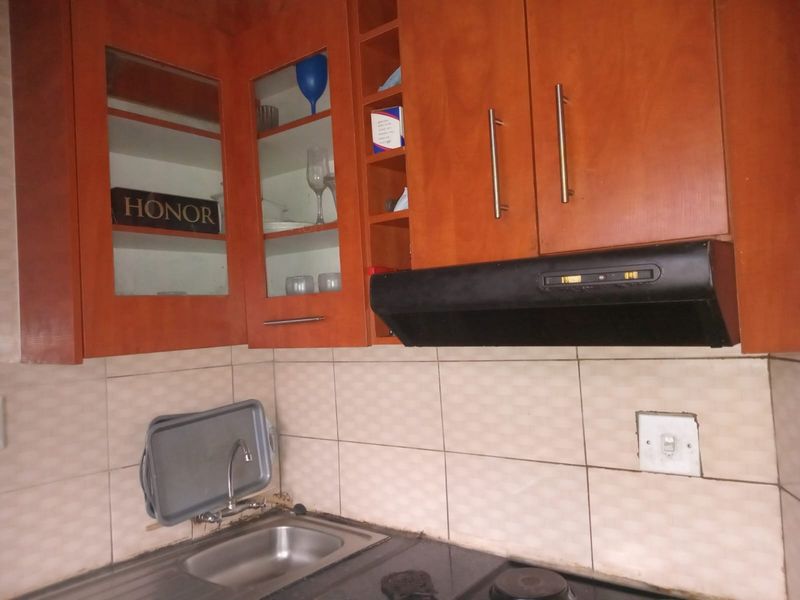 House To Rent in Protea Glen, Soweto - Photo 2