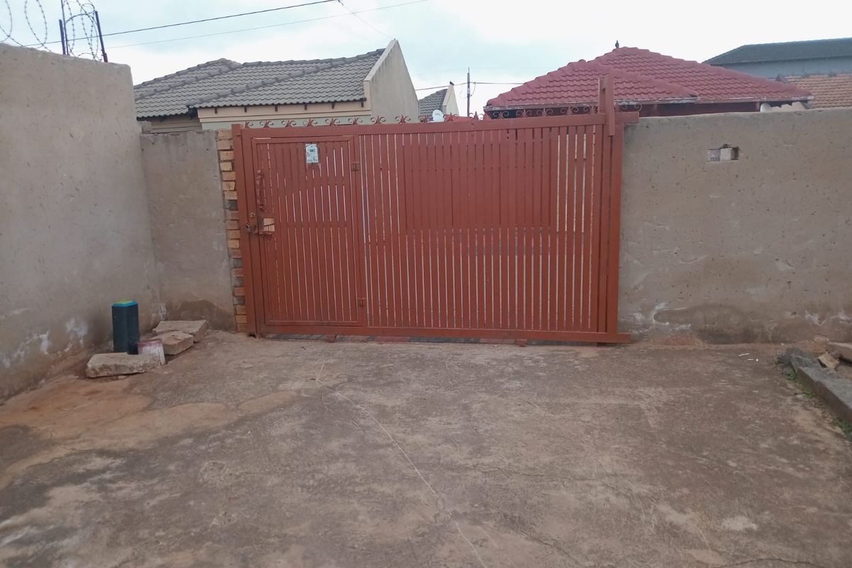House To Rent in Protea Glen, Soweto - Photo 4
