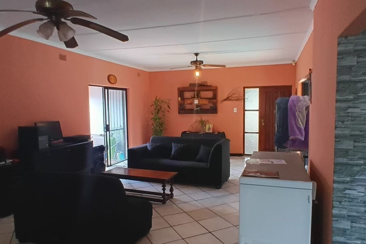House For Sale with two-bedroom flatlet in Kwambonambi, KwaZulu Natal - Photo 5
