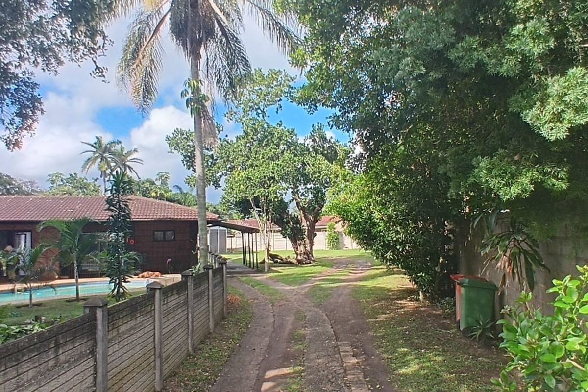 House For Sale with two-bedroom flatlet in Kwambonambi, KwaZulu Natal - Photo 2