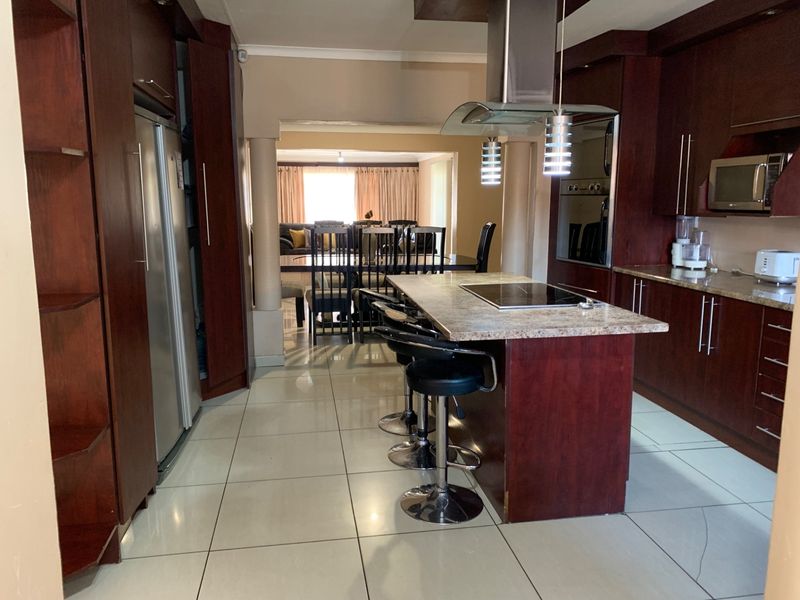Townhouse For Sale in Witbank - Photo 6